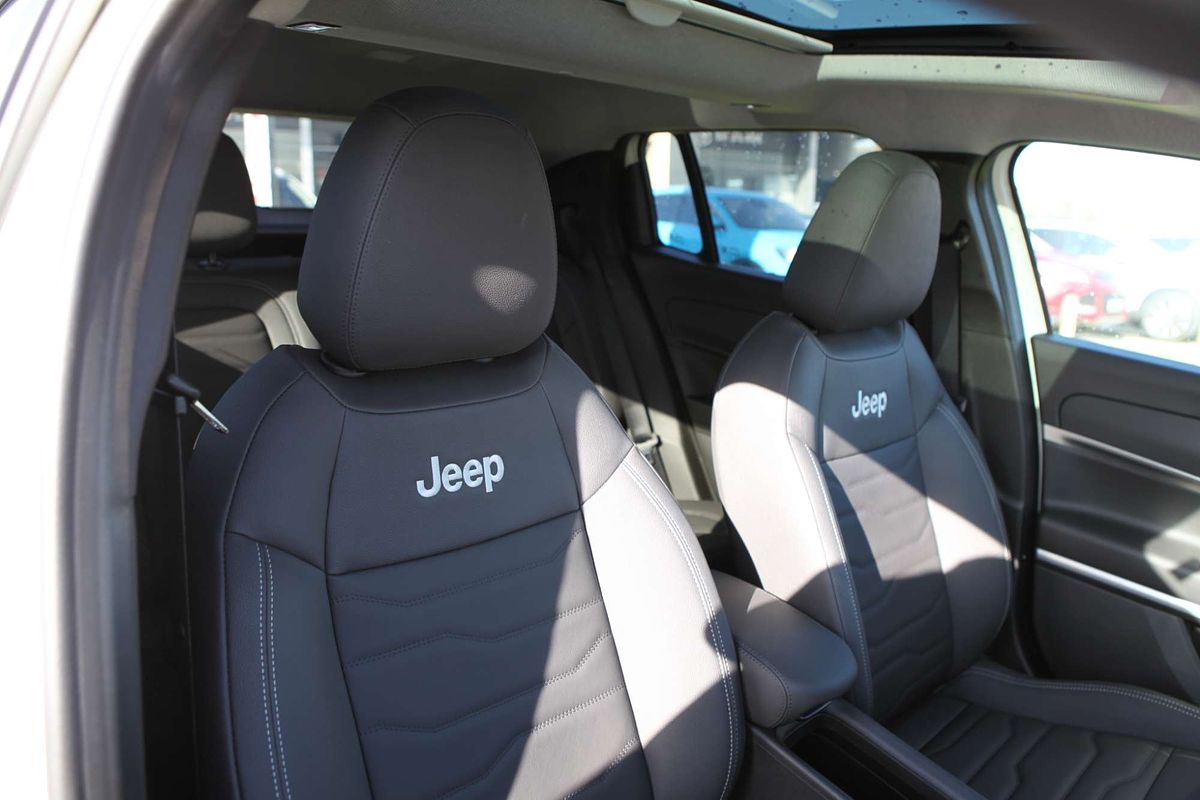 2024 Jeep Avenger Summit JJ