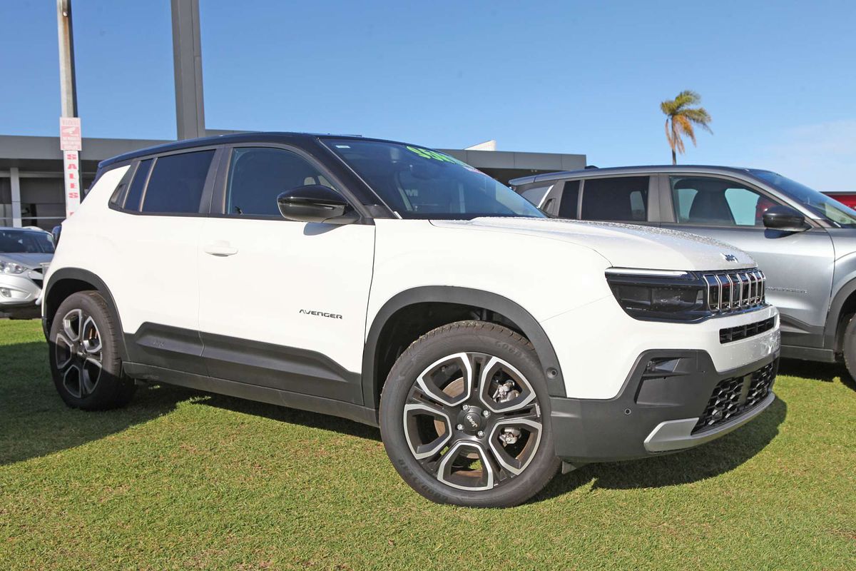 2024 Jeep Avenger Summit JJ