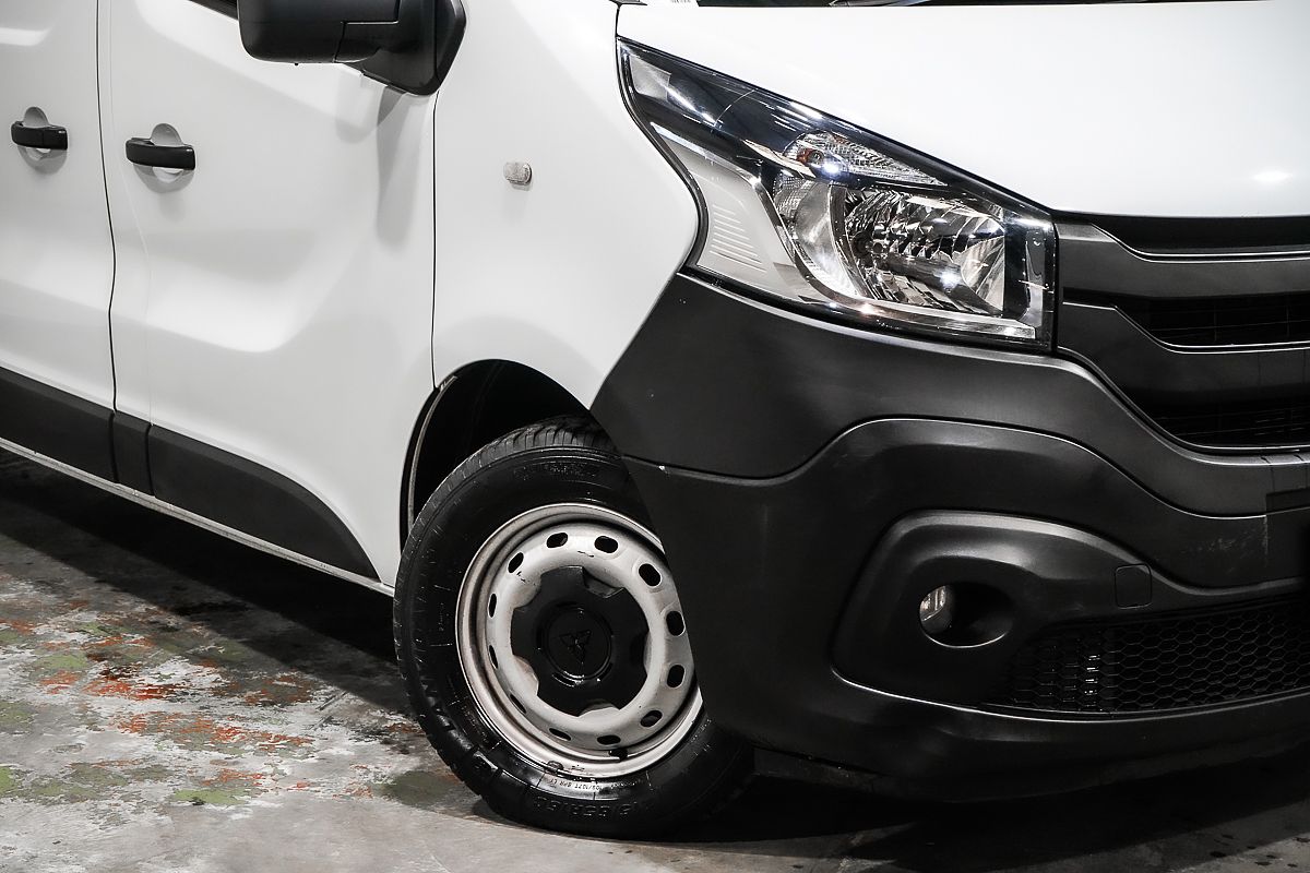 2021 Mitsubishi Express GLX SN SWB