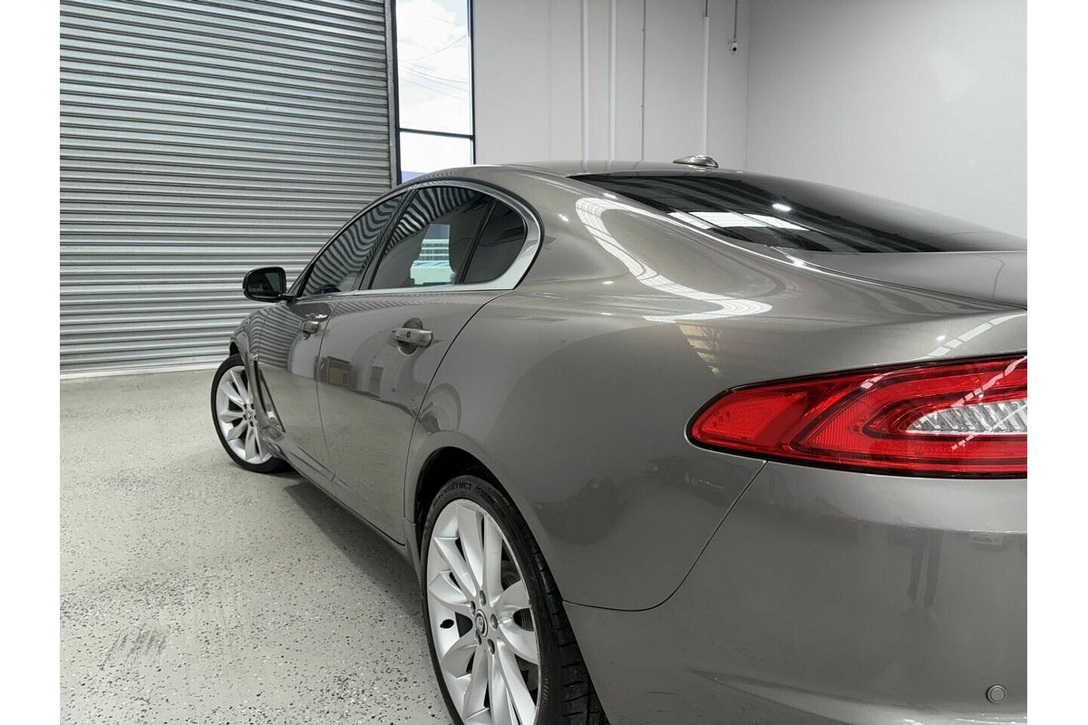 2011 Jaguar XF Luxury X250
