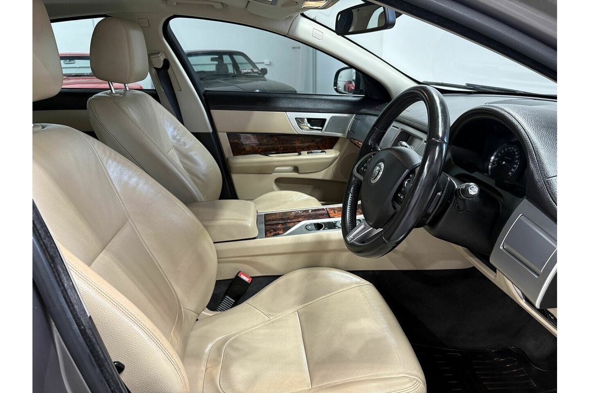2011 Jaguar XF Luxury X250