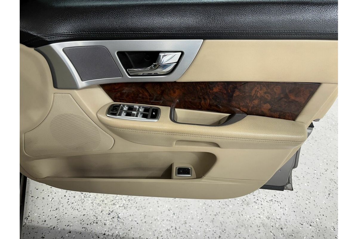 2011 Jaguar XF Luxury X250