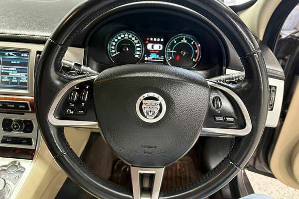 2011 Jaguar XF Luxury X250