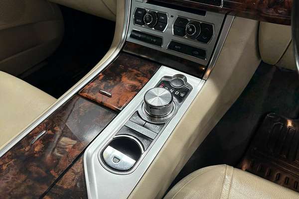 2011 Jaguar XF Luxury X250