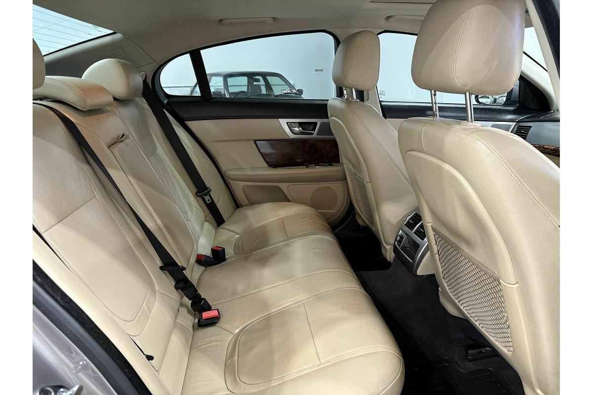2011 Jaguar XF Luxury X250