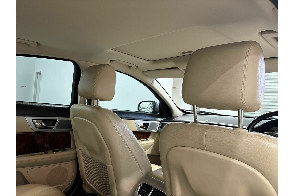 2011 Jaguar XF Luxury X250