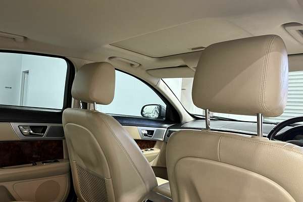 2011 Jaguar XF Luxury X250