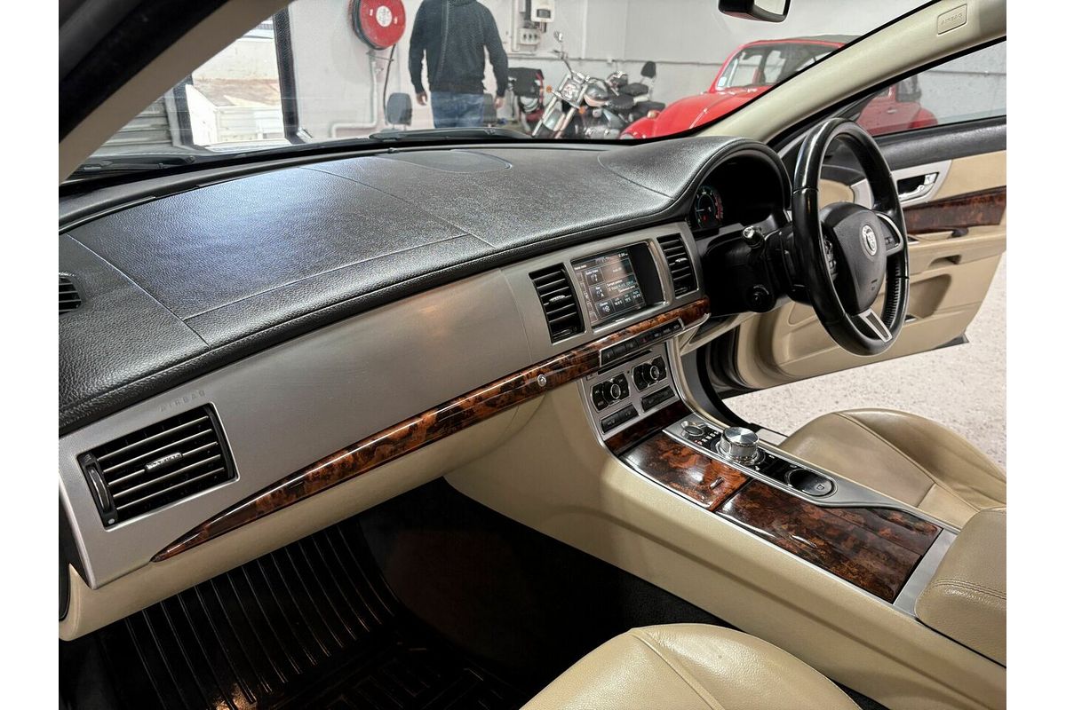 2011 Jaguar XF Luxury X250