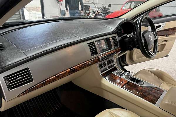 2011 Jaguar XF Luxury X250