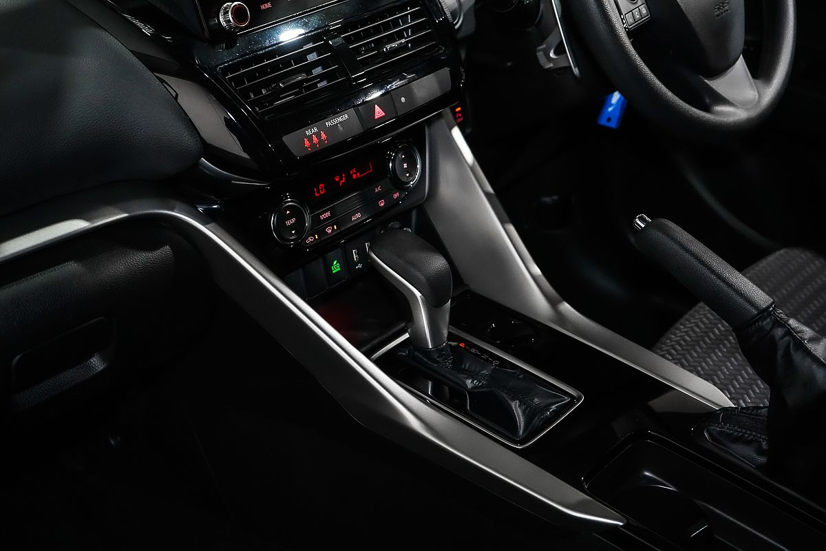 2024 Mitsubishi Eclipse Cross ES YB