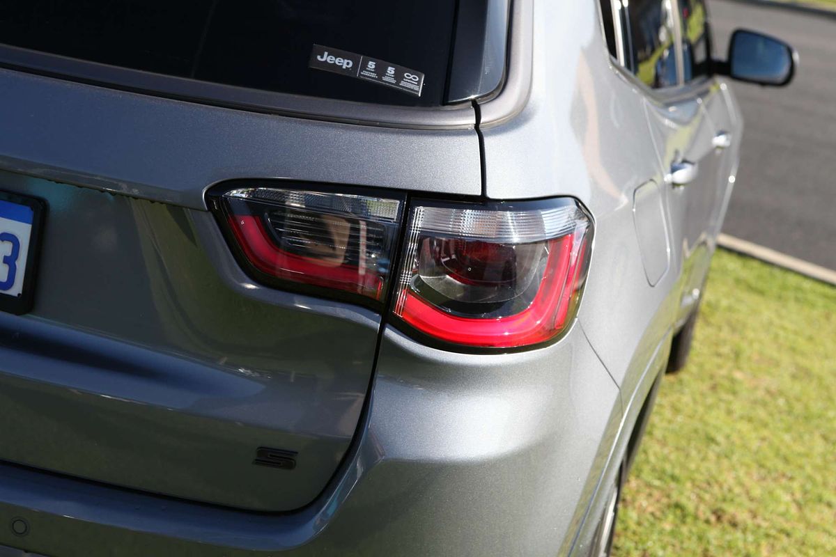 2023 Jeep Compass S-Limited M6