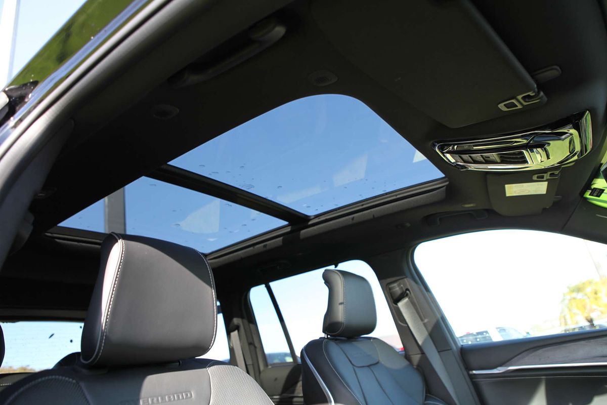 2023 Jeep Grand Cherokee Overland WL