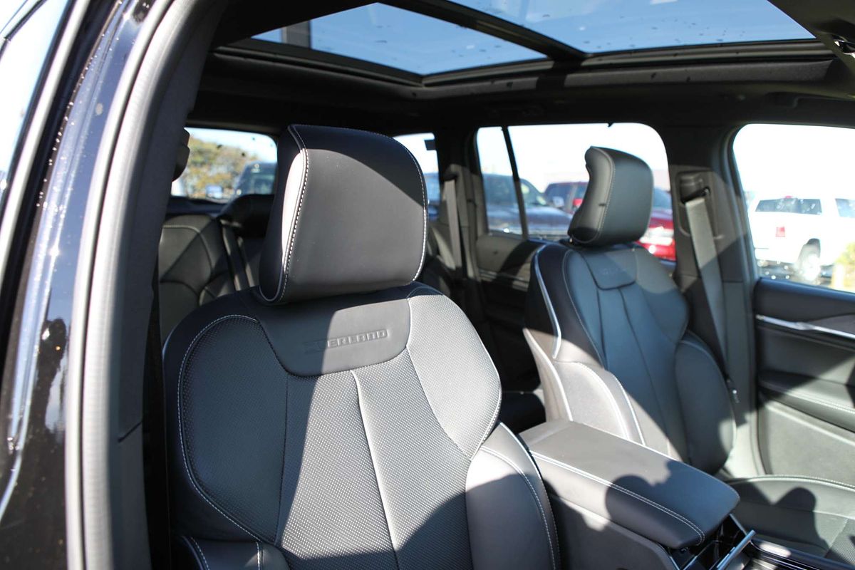 2023 Jeep Grand Cherokee Overland WL