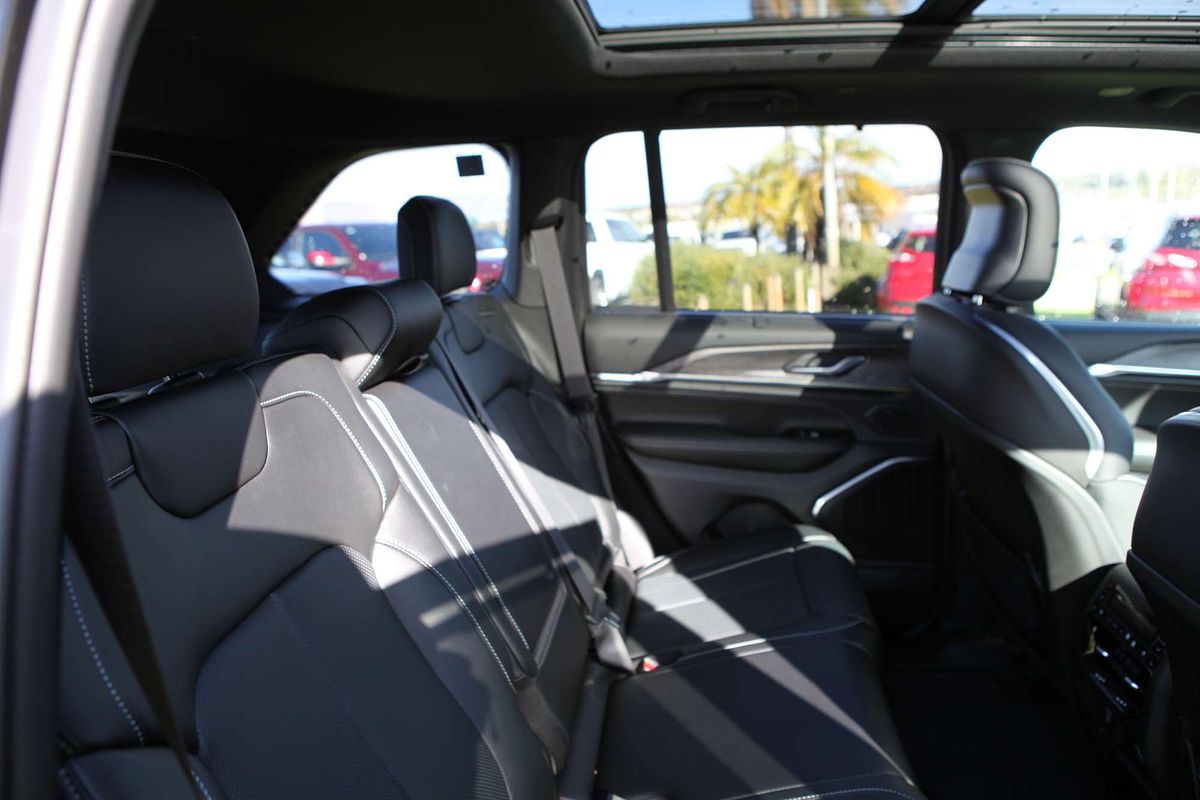 2023 Jeep Grand Cherokee Overland WL