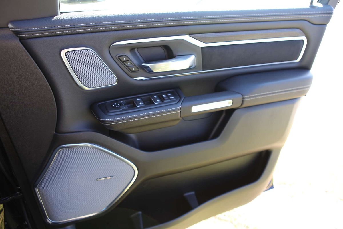 2025 RAM 1500 Laramie Sport Hurricane SO RamBox DT 4X4 SWB