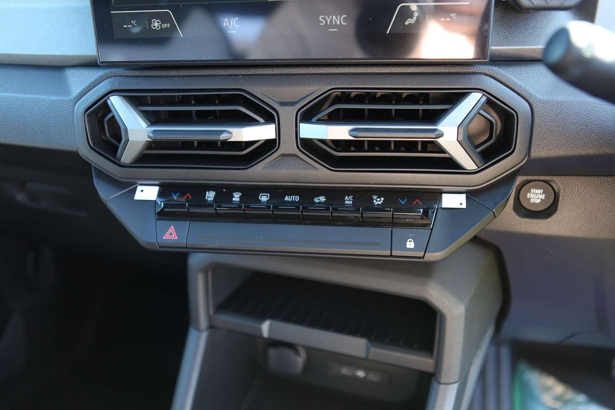 2025 Renault Duster Techno X1311