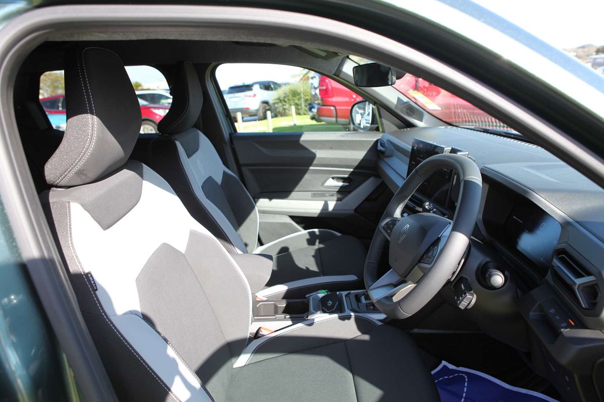 2025 Renault Duster Techno X1311