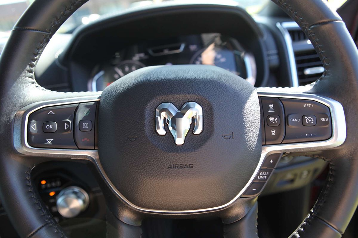 2024 RAM 1500 Laramie Sport RamBox DT 4X4 SWB