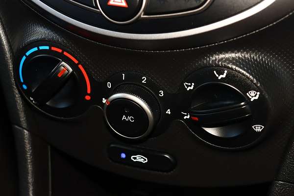 2016 Hyundai Accent Active RB4