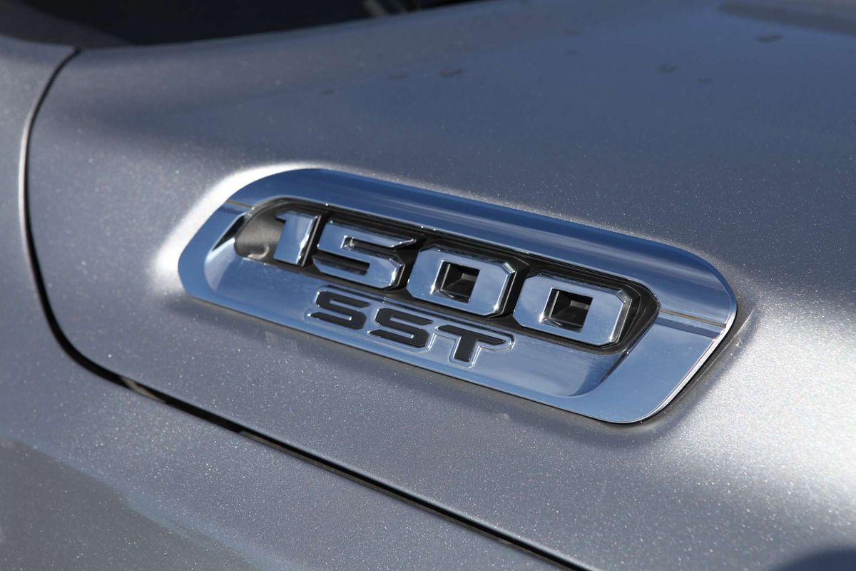 2025 RAM 1500 Laramie Sport Hurricane SO RamBox DT 4X4 SWB