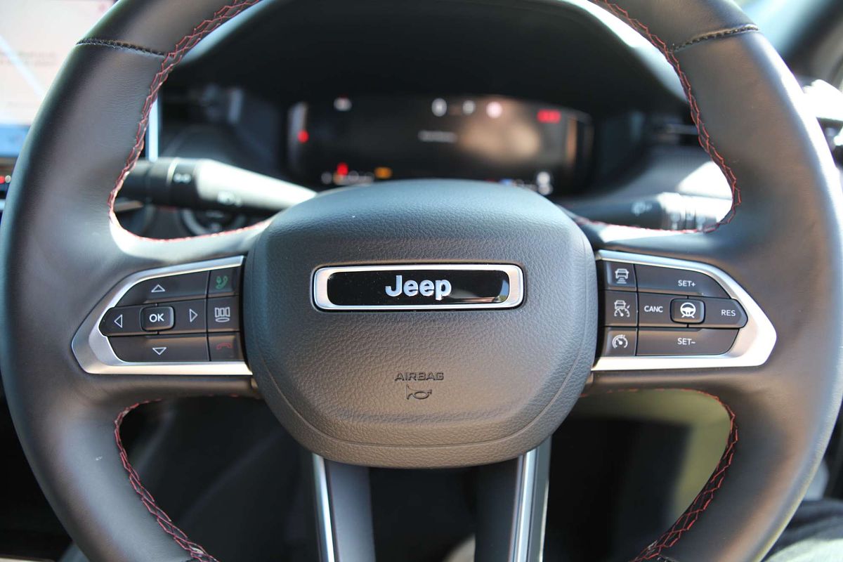 2023 Jeep Compass Trailhawk M6