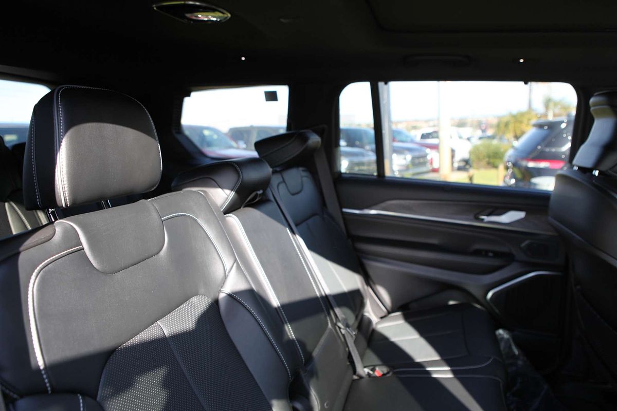 2023 Jeep Grand Cherokee Overland WL