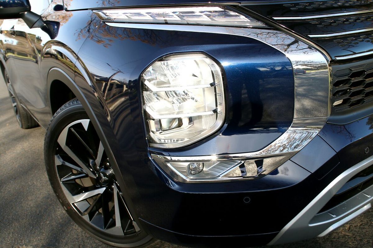 2024 Mitsubishi Outlander Exceed ZM