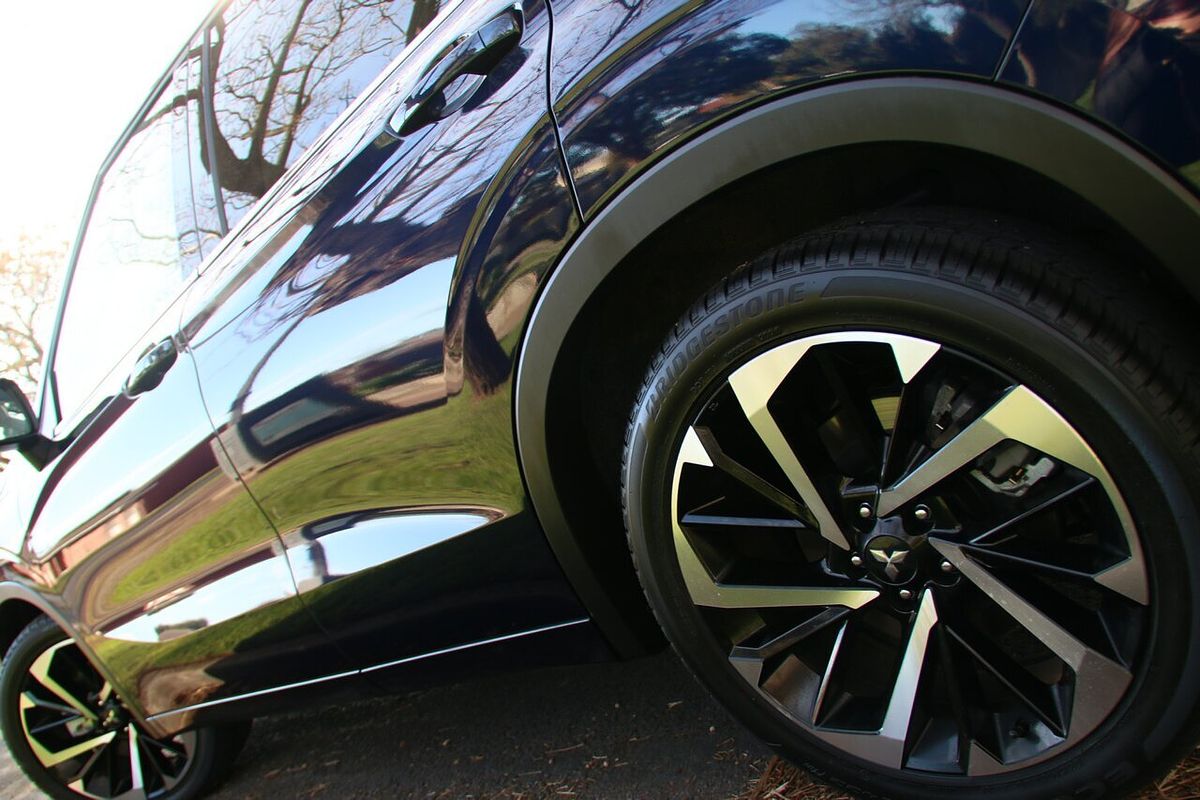 2024 Mitsubishi Outlander Exceed ZM