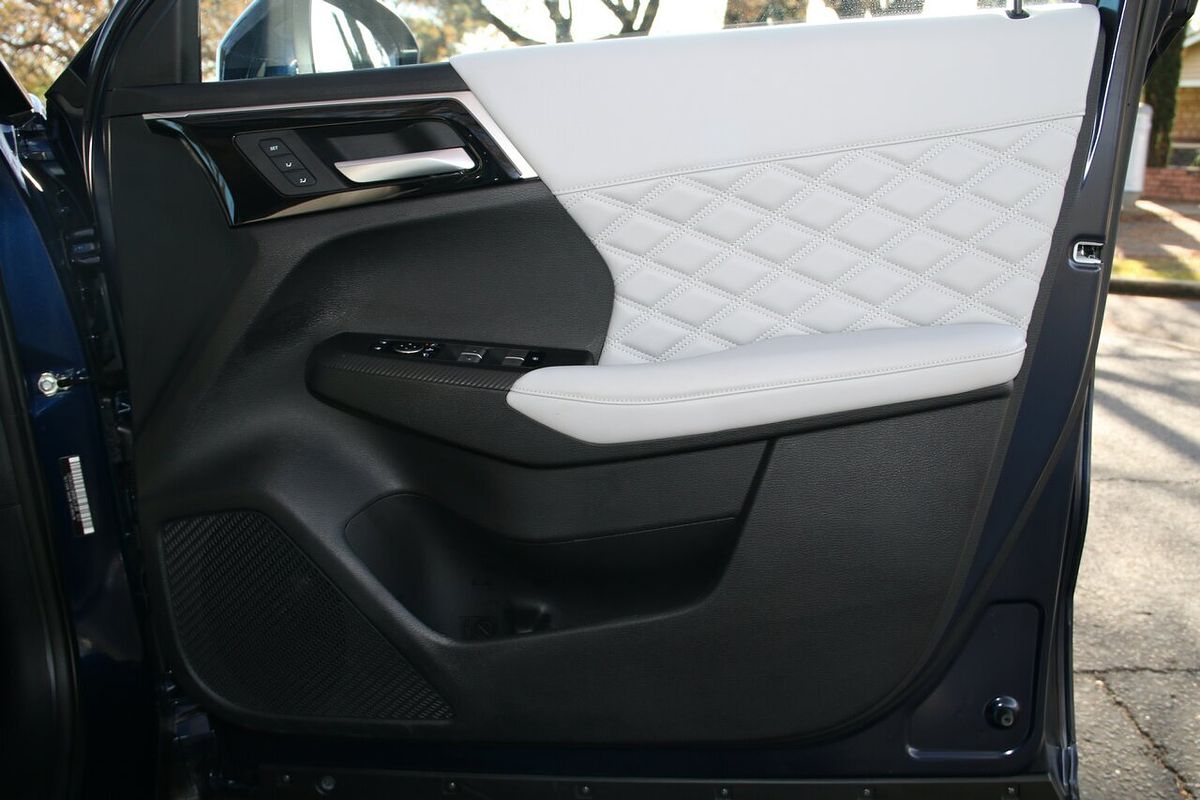 2024 Mitsubishi Outlander Exceed ZM