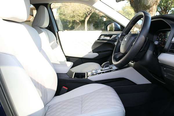 2024 Mitsubishi Outlander Exceed ZM