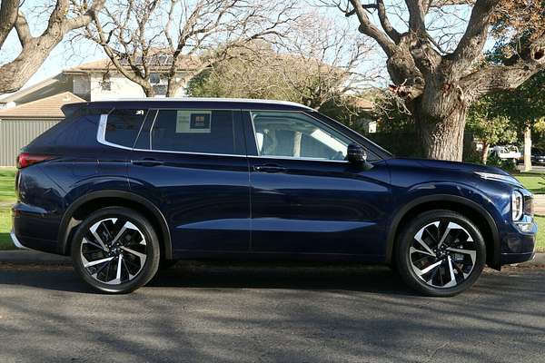 2024 Mitsubishi Outlander Exceed ZM