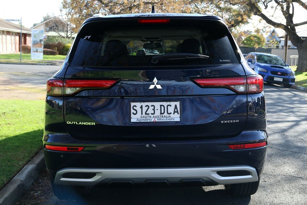 2024 Mitsubishi Outlander Exceed ZM
