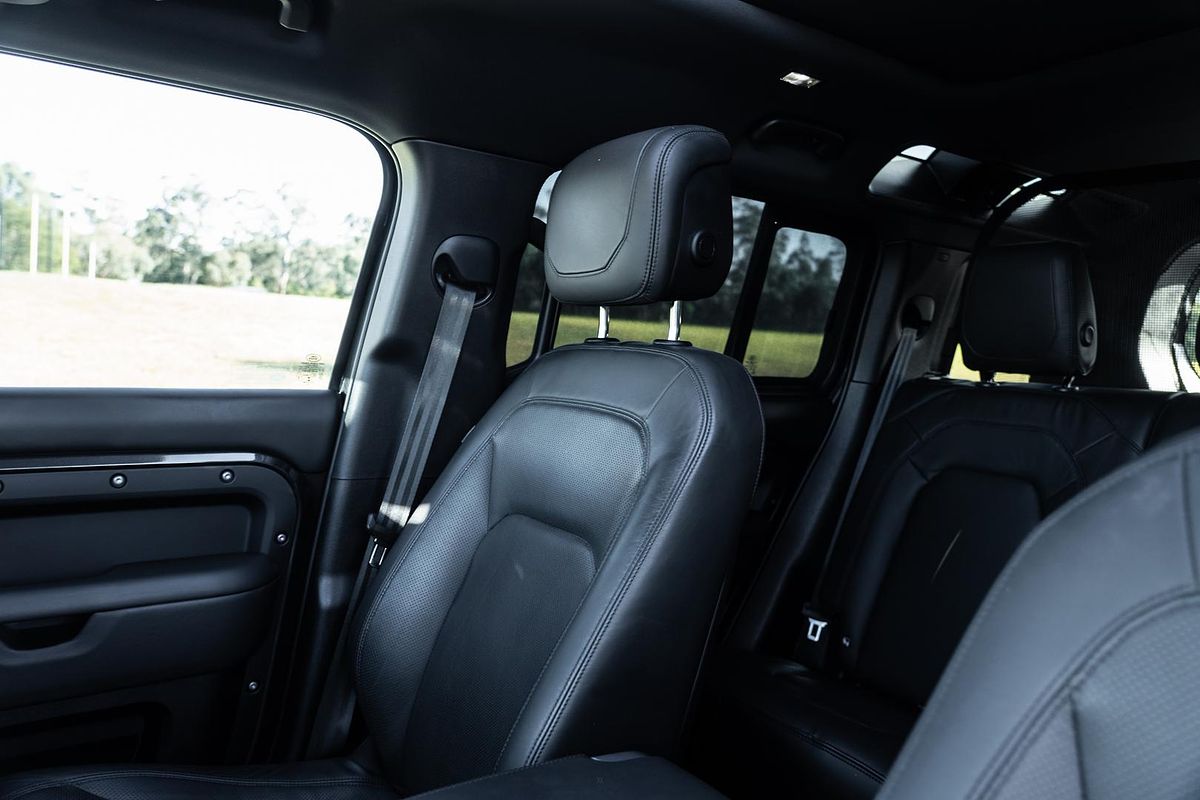 2023 Land Rover Defender 110 P525 V8 L663