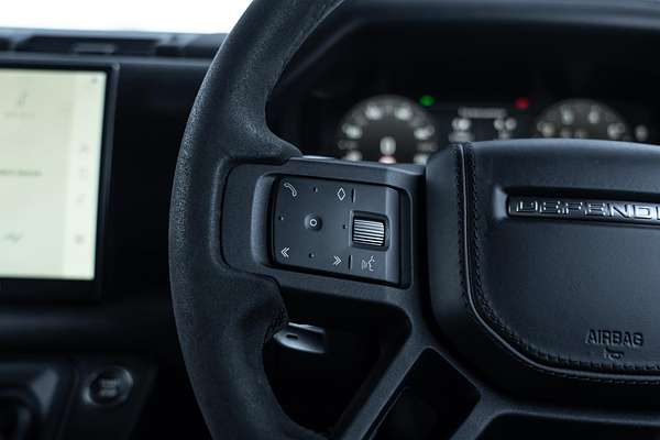 2023 Land Rover Defender 110 P525 V8 L663