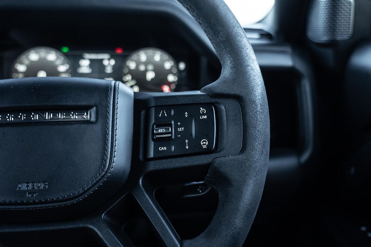 2023 Land Rover Defender 110 P525 V8 L663