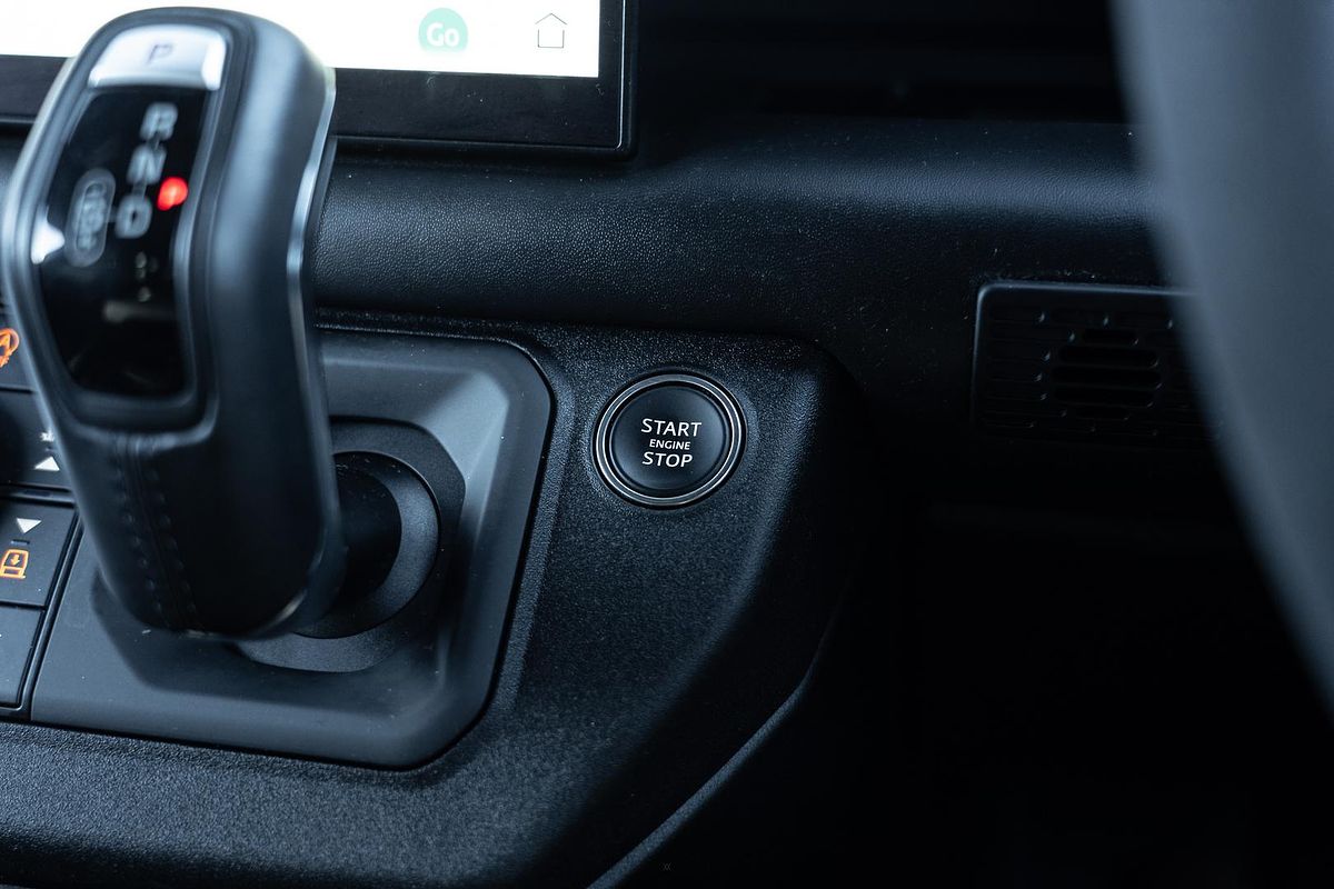 2023 Land Rover Defender 110 P525 V8 L663