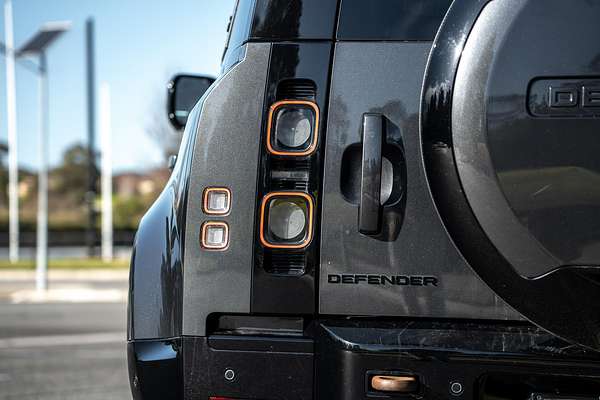 2023 Land Rover Defender 110 P525 V8 L663