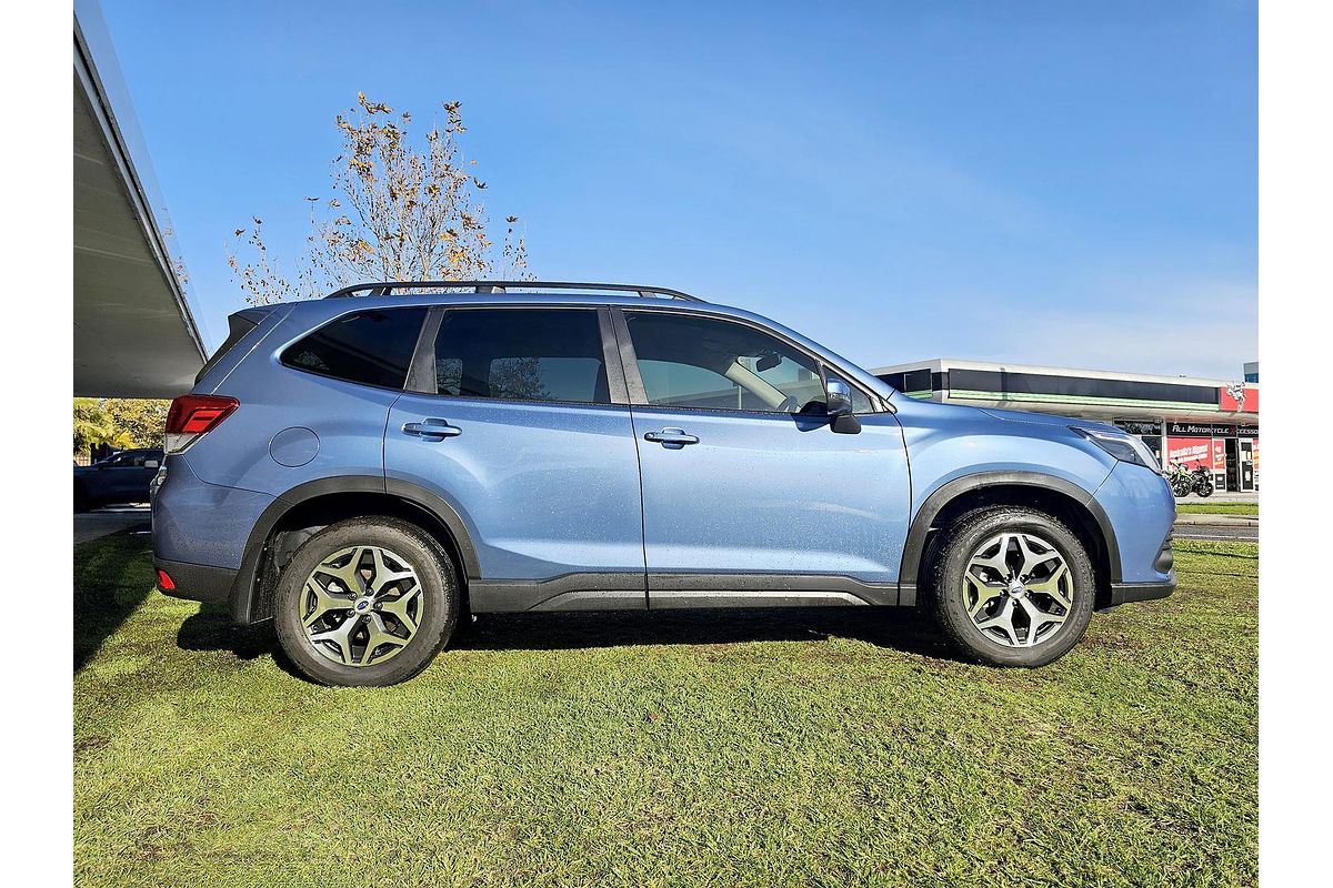 2022 Subaru Forester 2.5i S5