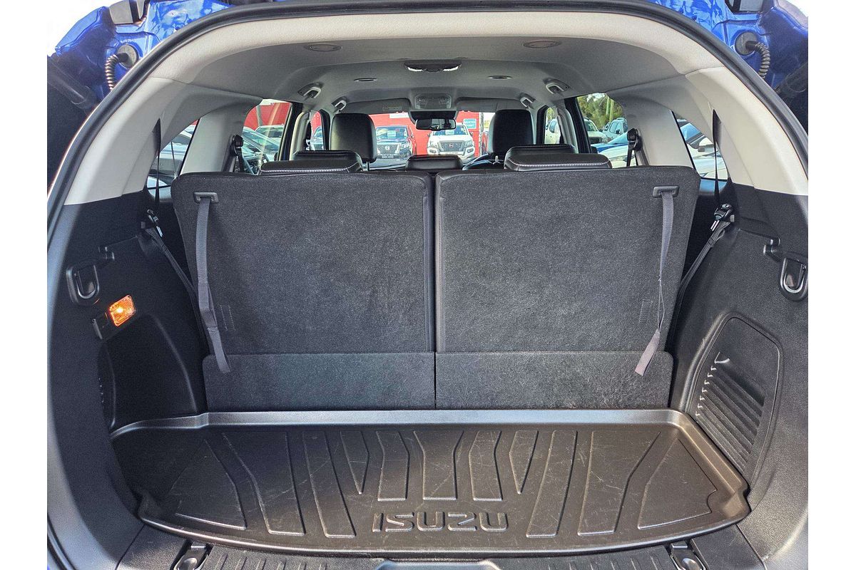 2022 Isuzu MU-X LS-T