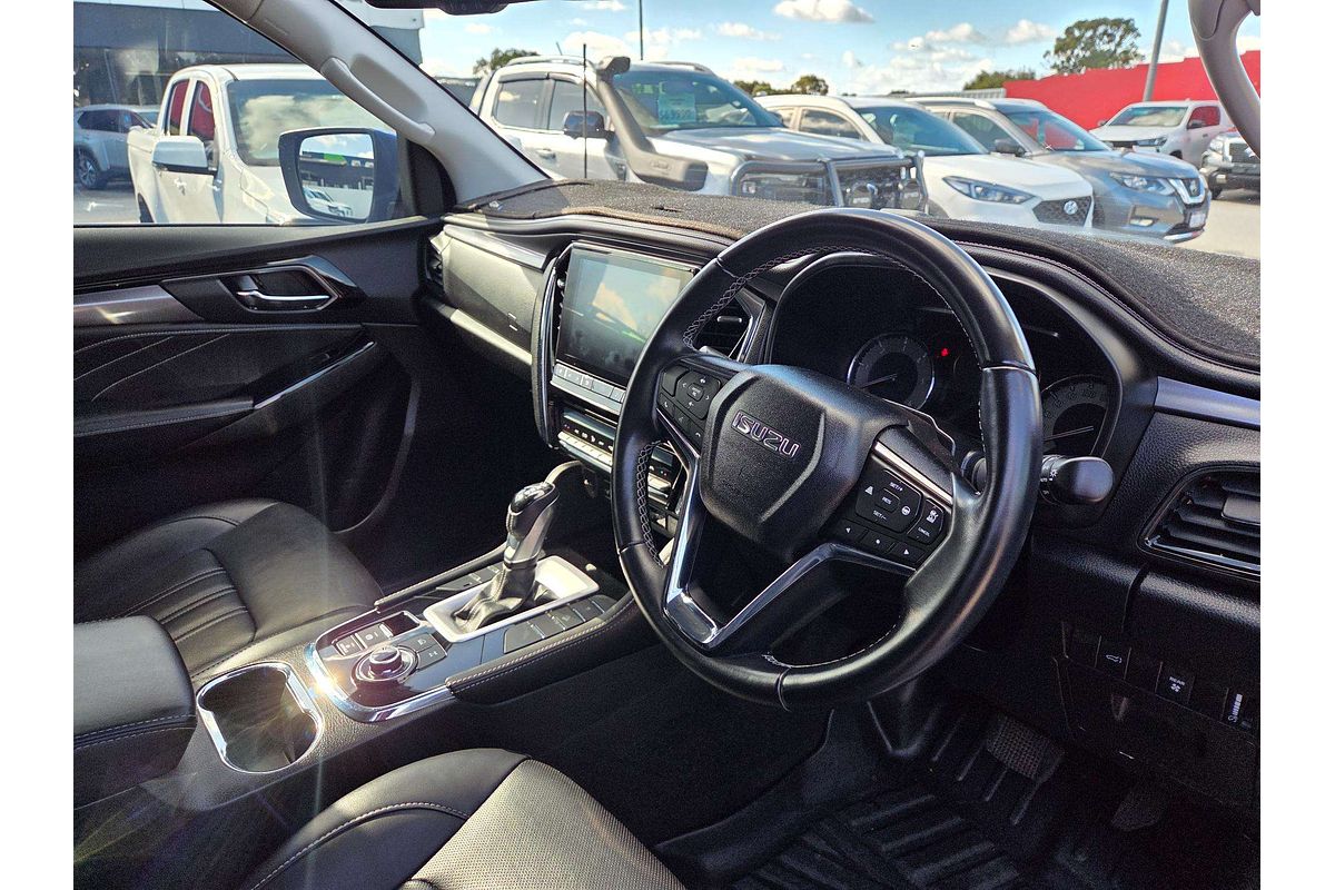 2022 Isuzu MU-X LS-T