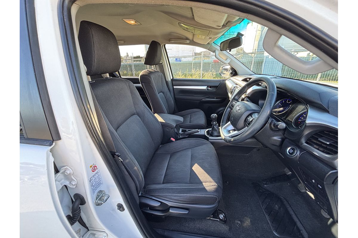 2015 Toyota Hilux SR5 GUN126R 4X4