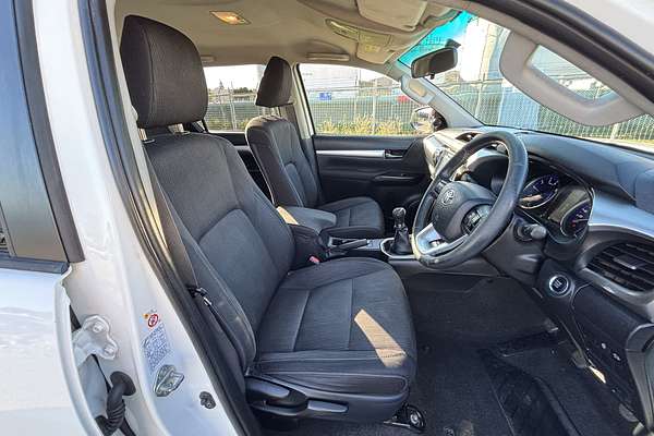 2015 Toyota Hilux SR5 GUN126R 4X4