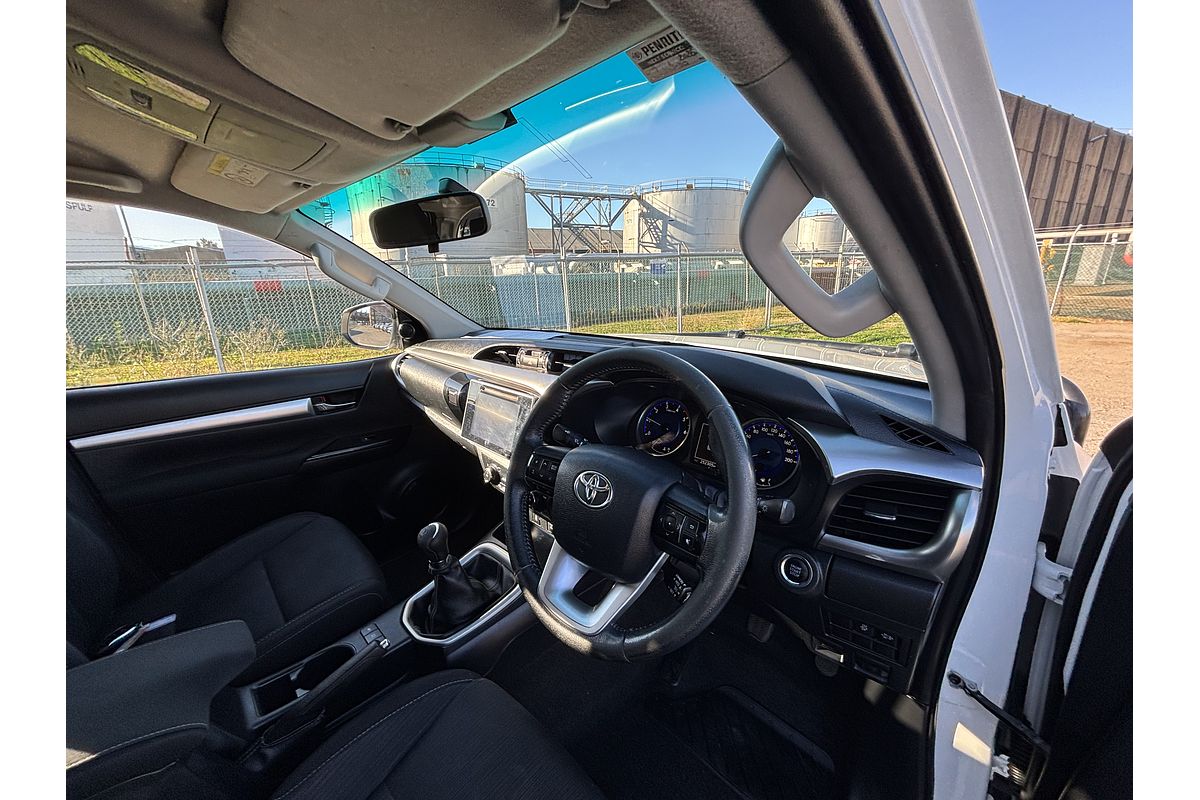 2015 Toyota Hilux SR5 GUN126R 4X4