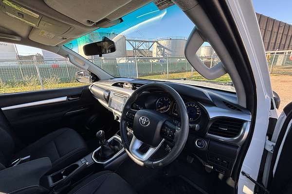 2015 Toyota Hilux SR5 GUN126R 4X4