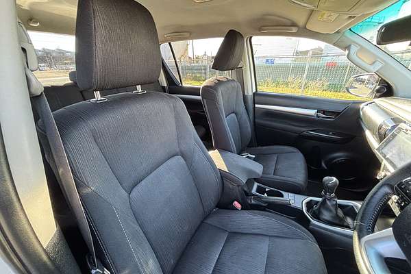 2015 Toyota Hilux SR5 GUN126R 4X4