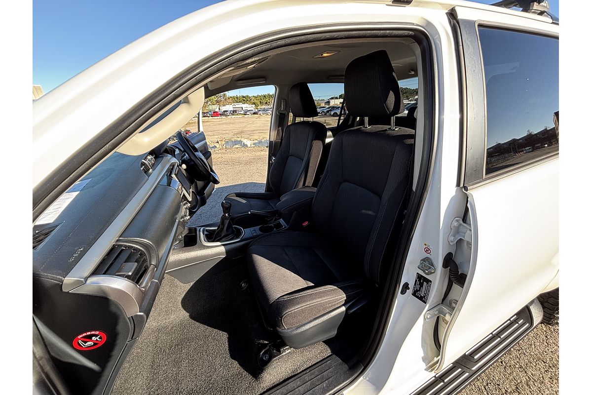 2015 Toyota Hilux SR5 GUN126R 4X4