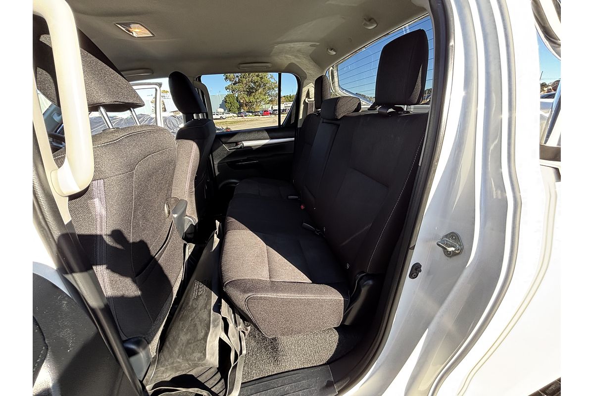 2015 Toyota Hilux SR5 GUN126R 4X4