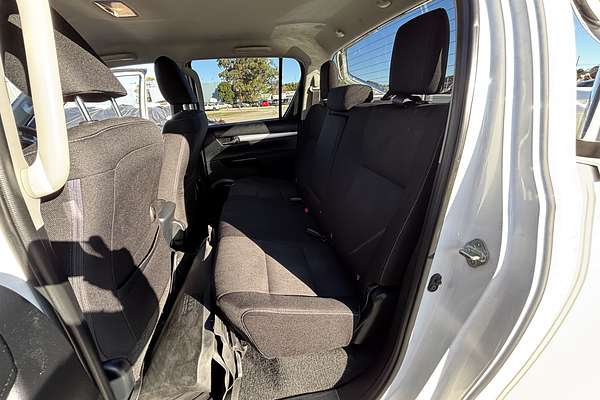 2015 Toyota Hilux SR5 GUN126R 4X4
