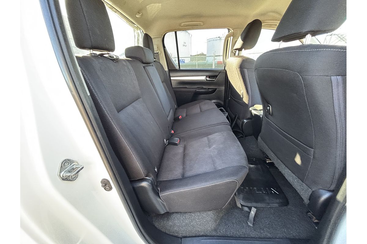 2015 Toyota Hilux SR5 GUN126R 4X4