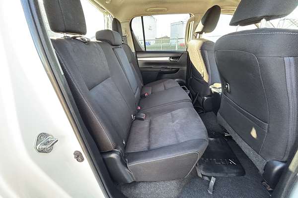 2015 Toyota Hilux SR5 GUN126R 4X4
